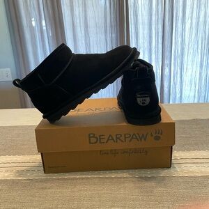 Bearpaw Woman’s Black Boots
